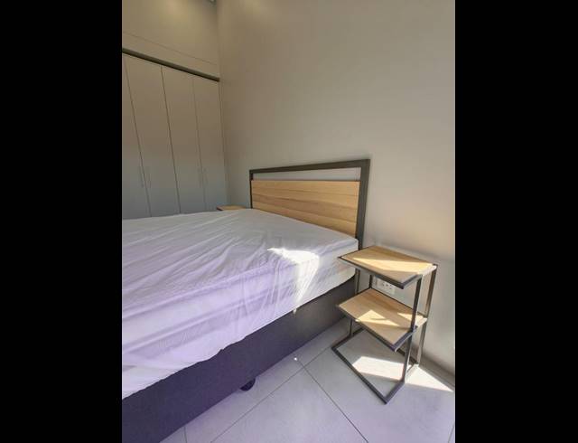 2 BEDROOM APARTMENT FOR SALE IN MENLO PARK